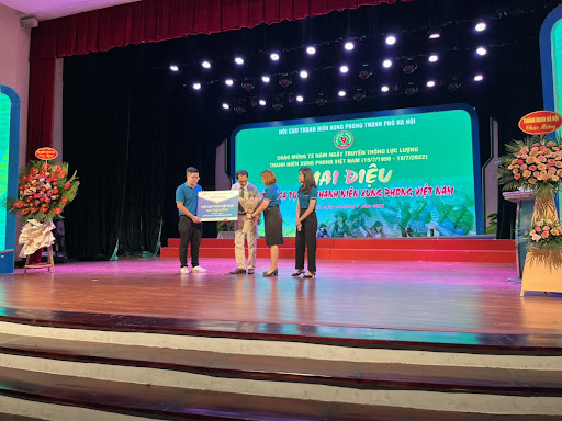 CVI Pharma trao tặng món quà tri ân tới Đại diện Hội Cựu TNXP Việt Nam